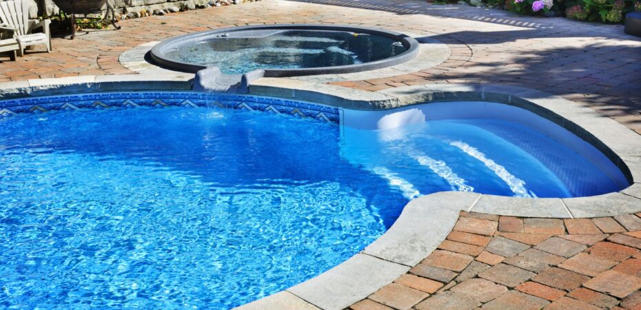 Basen całoroczny czy sezonowy